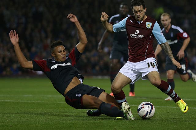 Danny Ings scored to keep Burnley at the top of the Championship