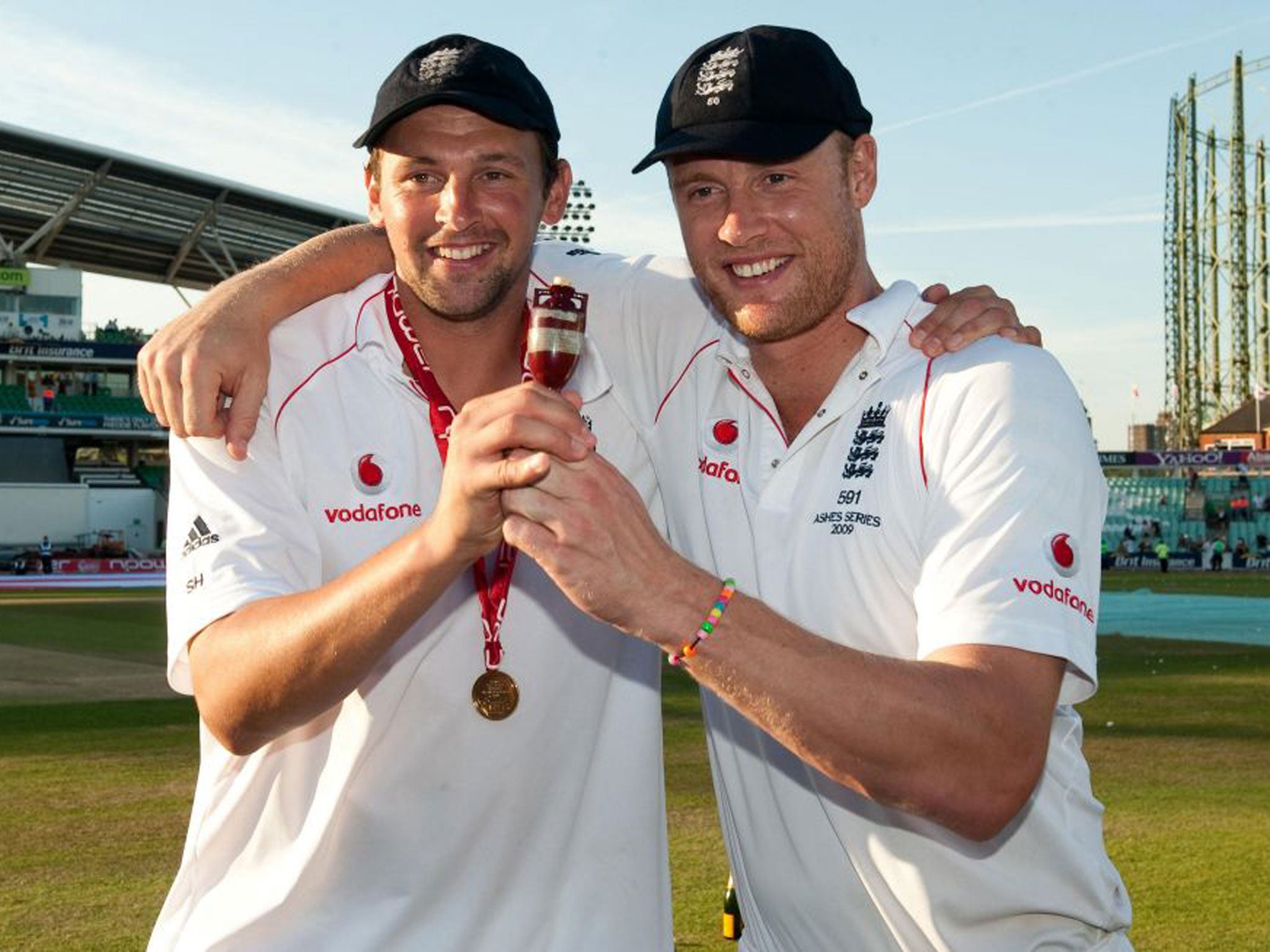 Steve Harmison holds the Ashes urn with Andrew Flintoff in 2005