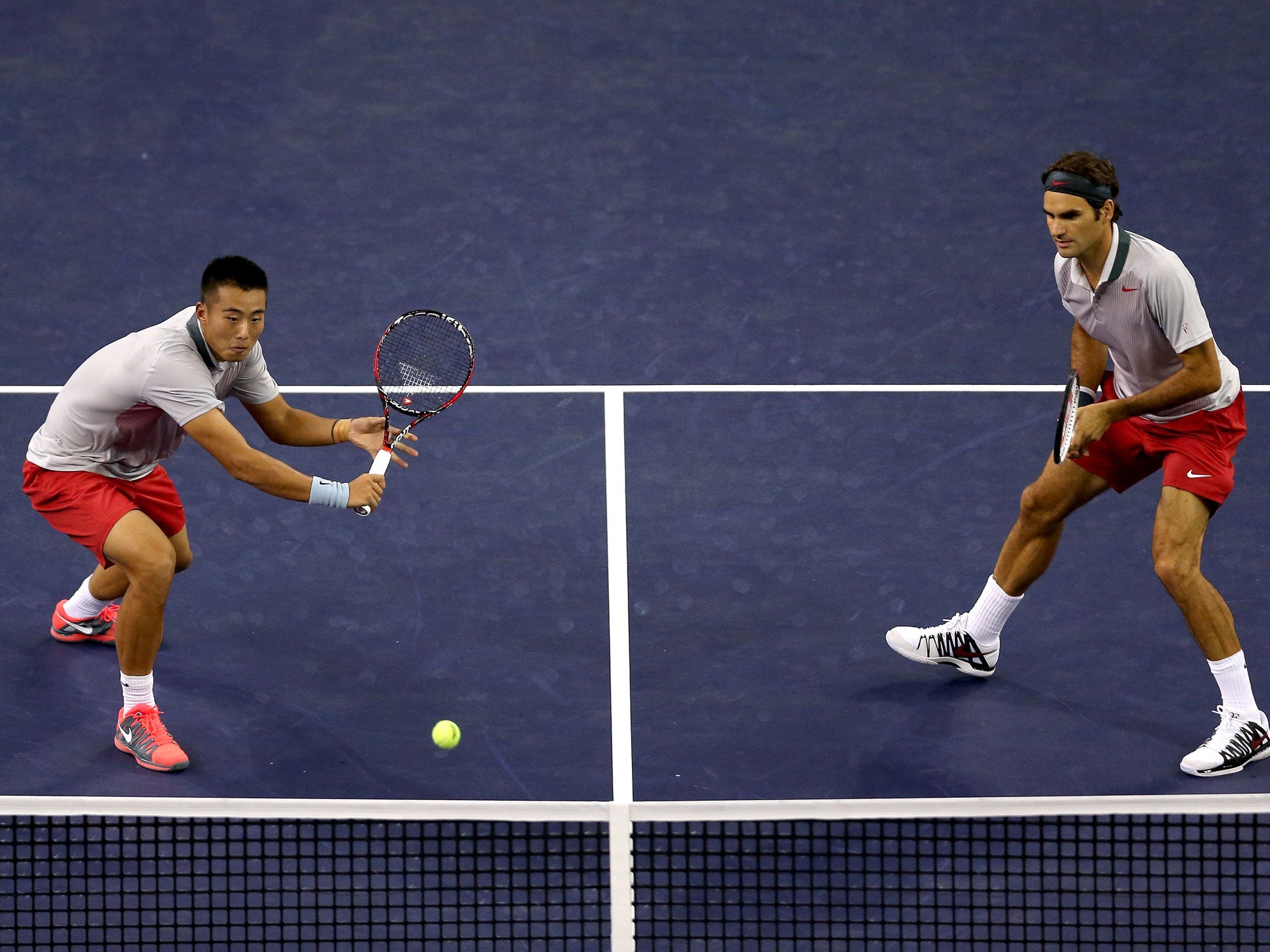 Roger Federer played with Zhang Ze