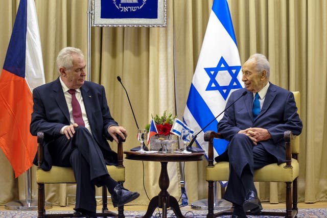 Milos Zeman (left) thanked Israel's Shimon Peres for referring to his country as Czechia