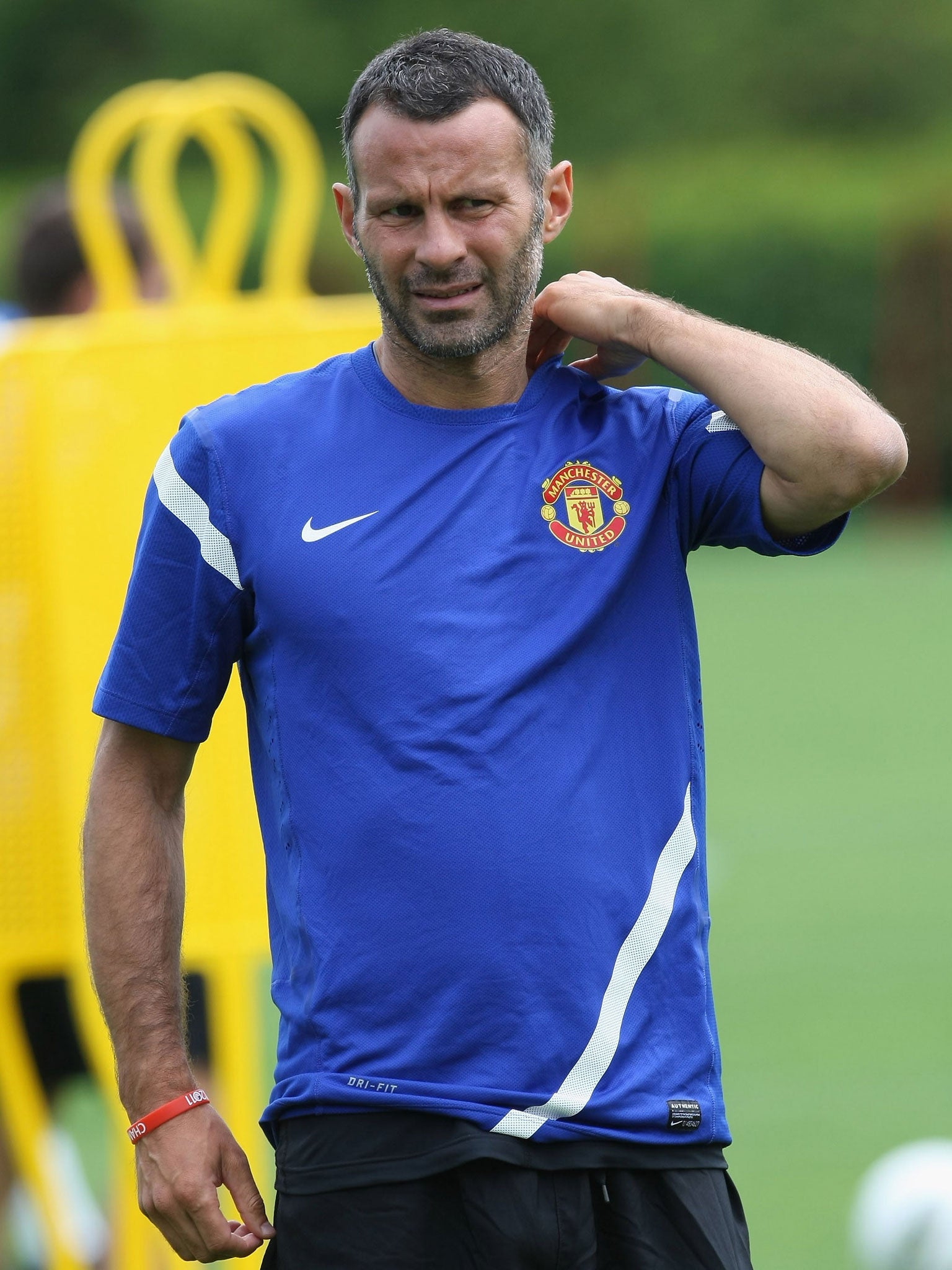 Ryan Giggs is the first player to complete his Uefa Pro Licence while still playing