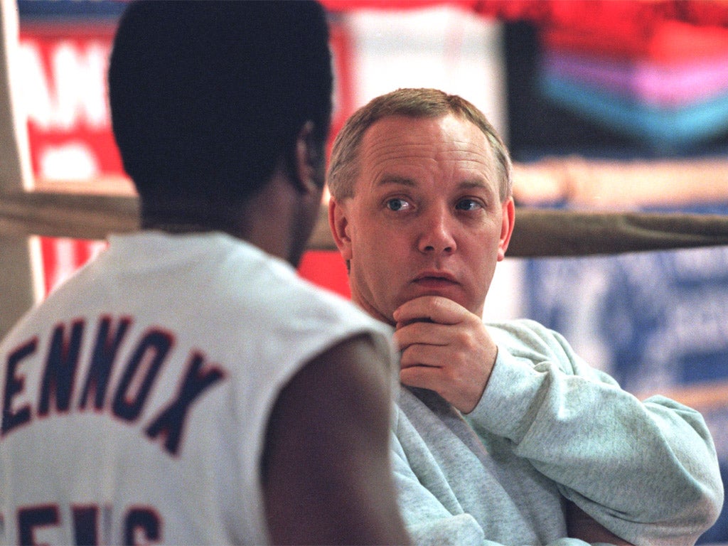 Frank Maloney talks to Lennox Lewis in 1995
