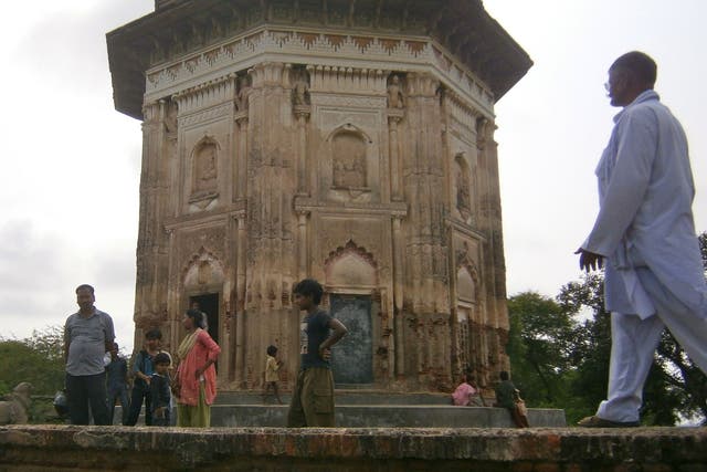 The temple at Daundia Khera