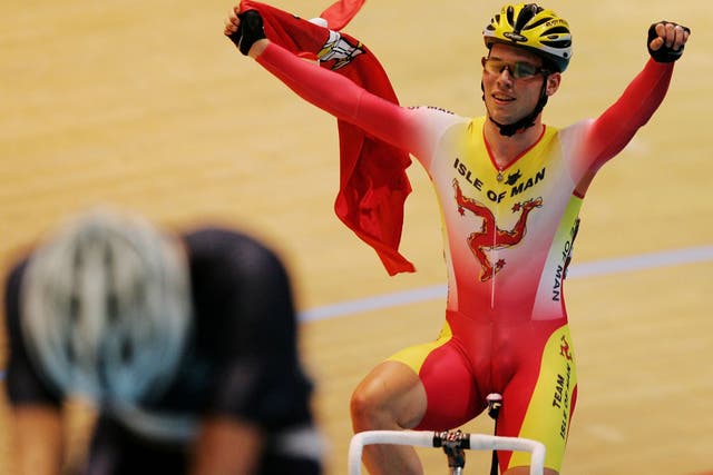 Mark Cavendish celebrates after winning gold for the Isle of Man at the 2006 Commonwealth Games in Melbourne