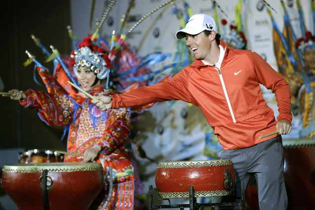 Rory McIlroy and the Beijing Opera drum up support for the BMW Masters 