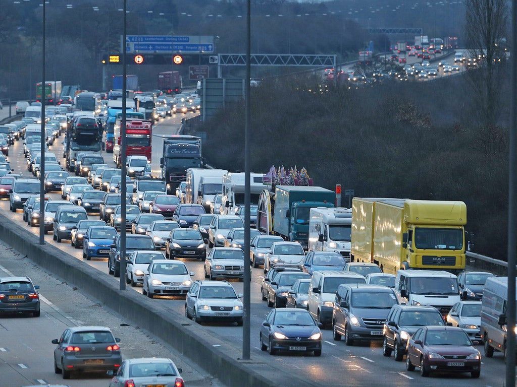 Motorists will be able to compare fuel prices with the help of road signs on motorways