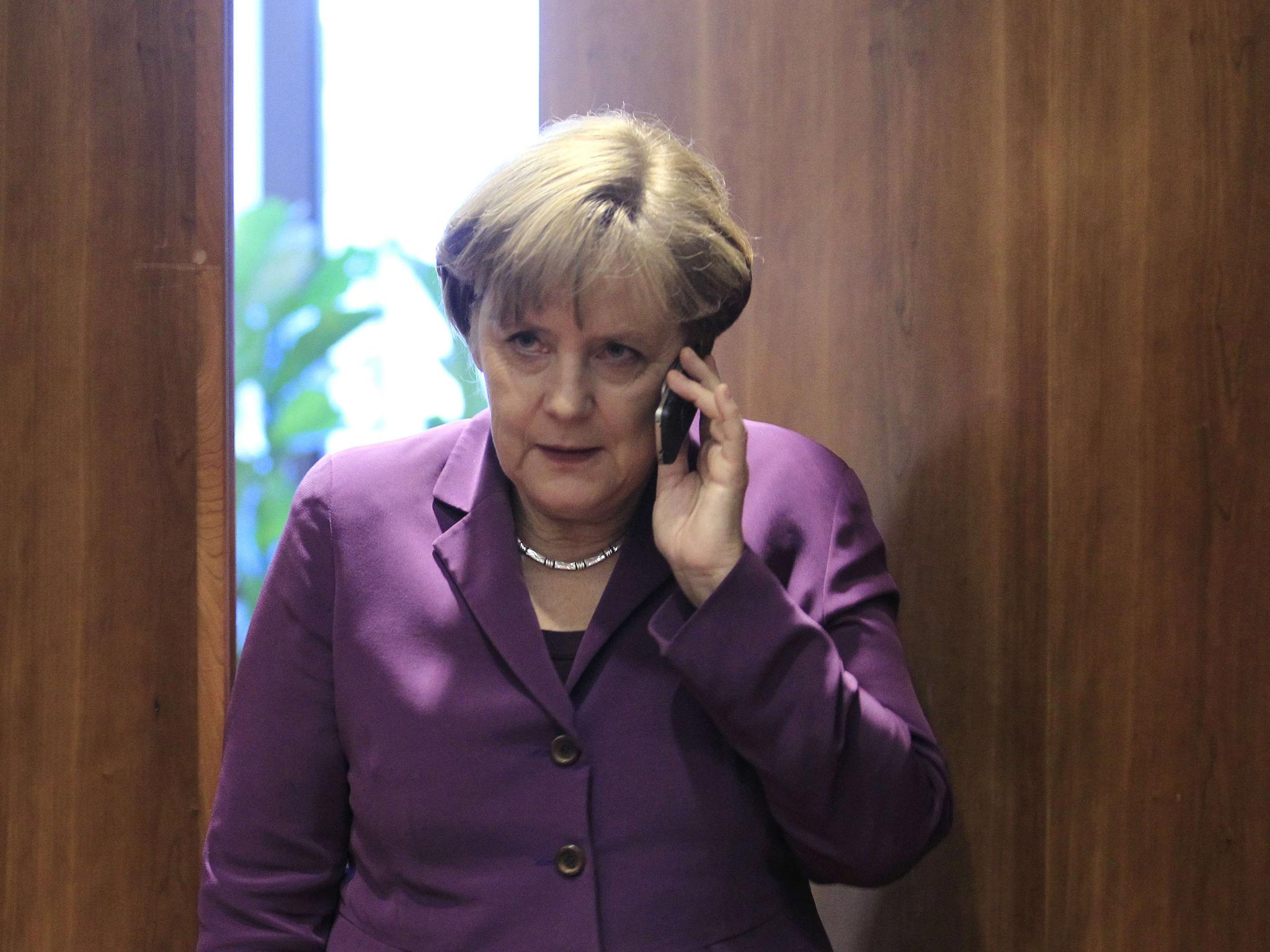 Angela Merkel sends top aides to quiz Washington over spy claims | The  Independent | The Independent