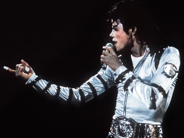 <p>Michael Jackson performs at the Berlin Reichstag in June 1988</p>