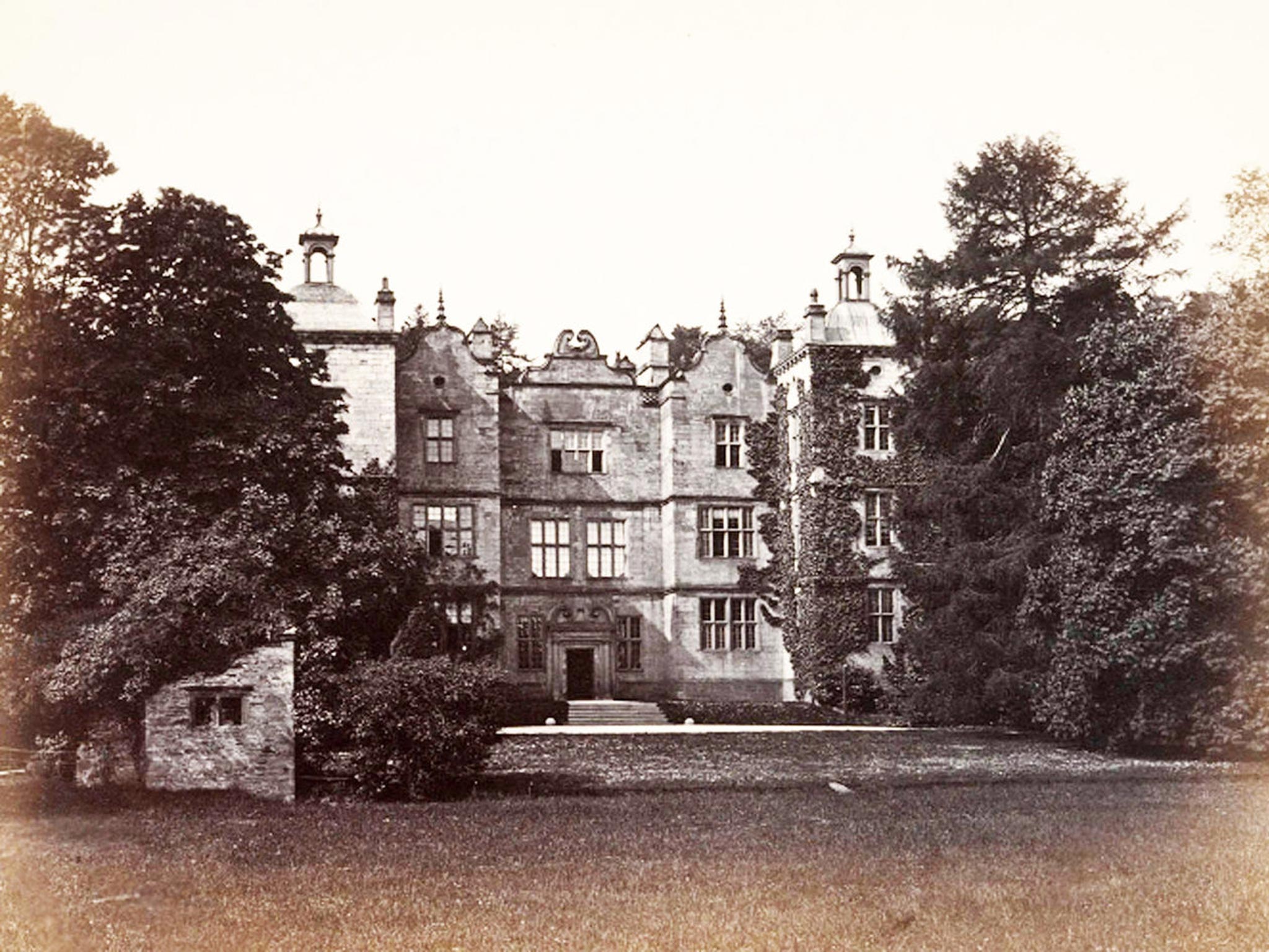 Plas Teg, a Jacobean house near the the village of Pontblyddyn, Flintshire between Wrexham and Mold, is said to be one of Wales' most haunted buildings. One of its late owners was the infamous 'hanging' Judge Jeffries, who is thought to have held court in
