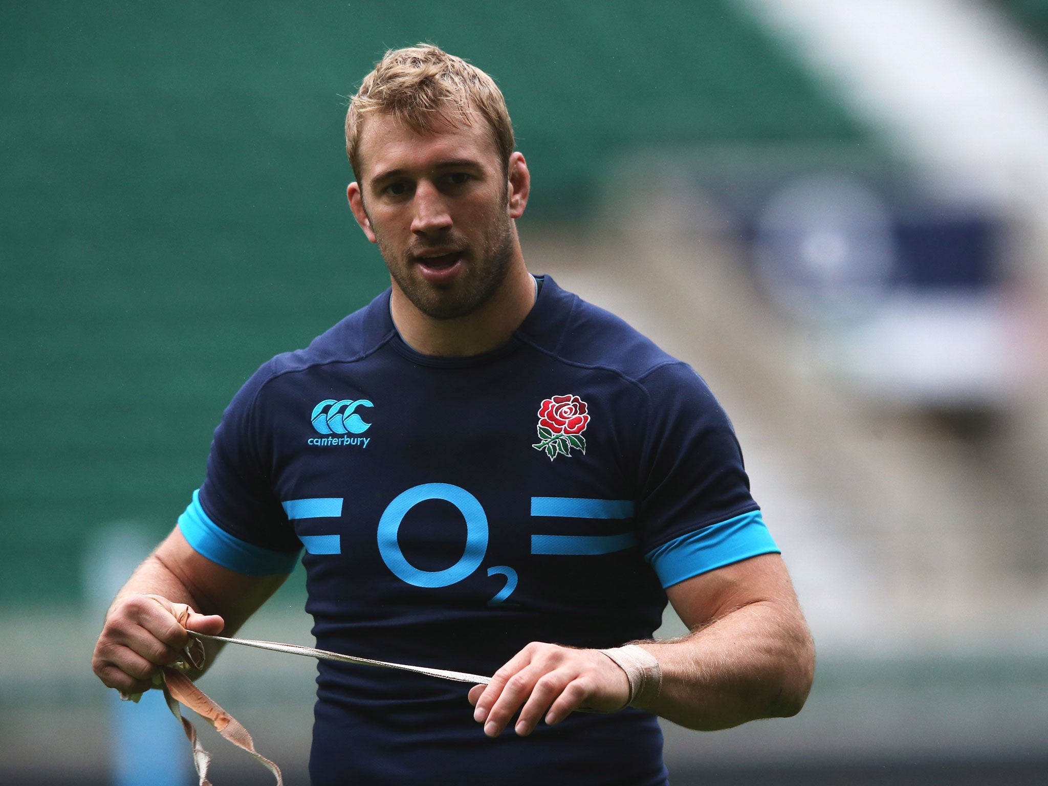 Chris Robshaw is conscious that England must entertain the Twickenham crowd from the start