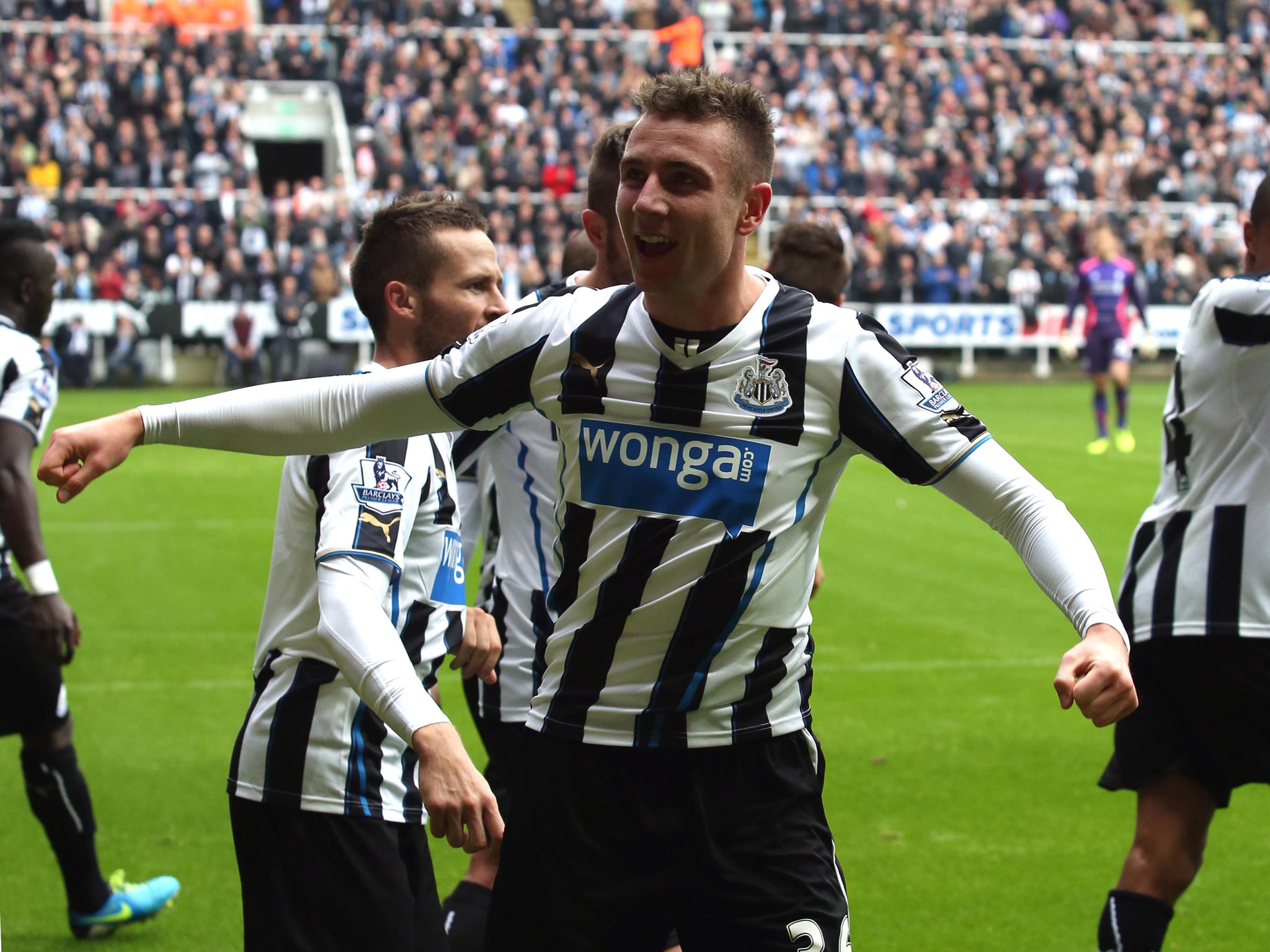 Newcastle defender Paul Dummett has been given a new six-year contract after his goal against Liverpool