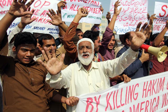 Pakistanis protest in Multan against the killing of the Taliban leader Hakimullah Mehsud in an American drone attack