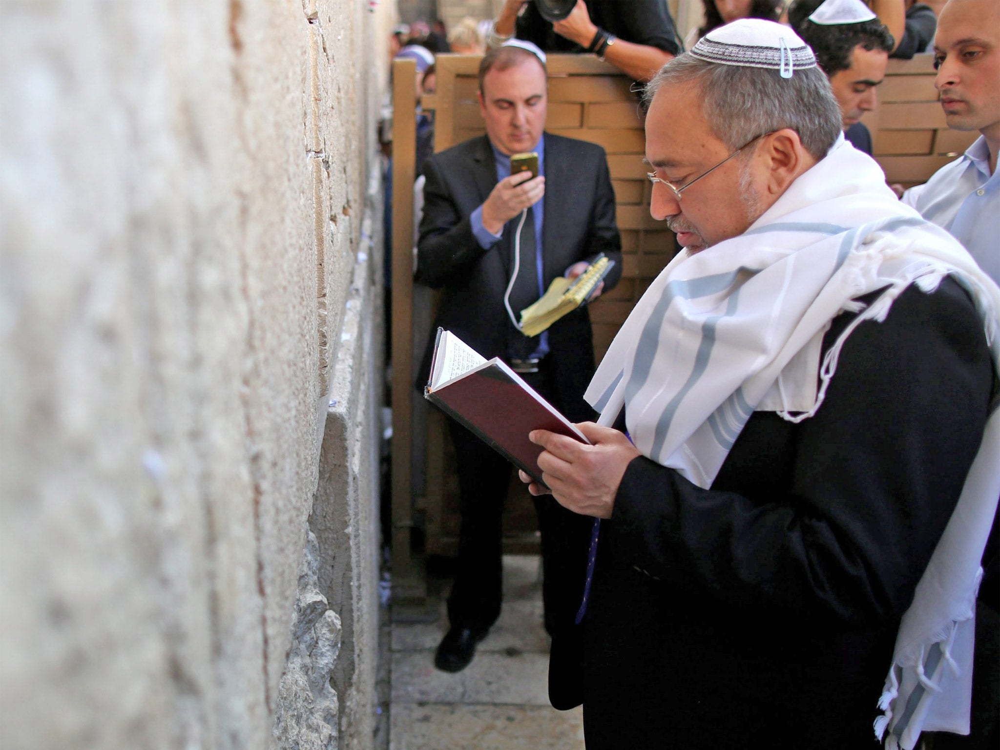 Avigdor Lieberman at the Western Wall in Jerusalem after being acquitted of fraud and breach of trust charges
