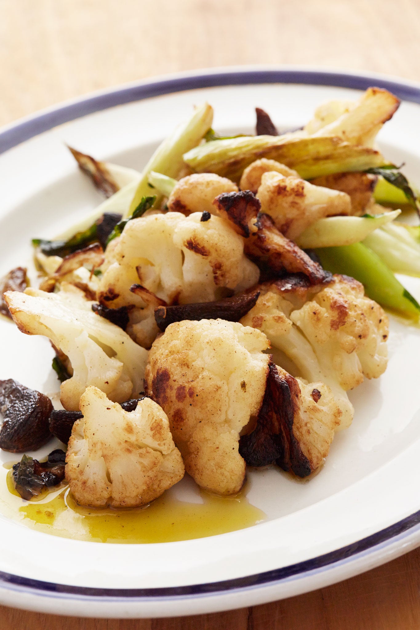 Keep it simple: Roasted cauliflower with black garlic