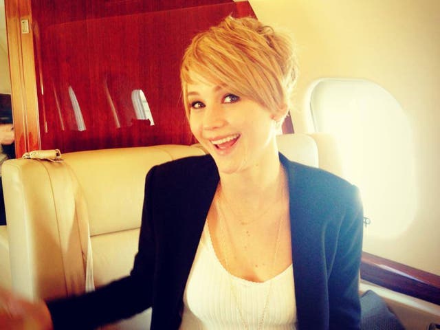 Hunger Games actress Jennifer Lawrence surprised fans with a new pixie haircut.