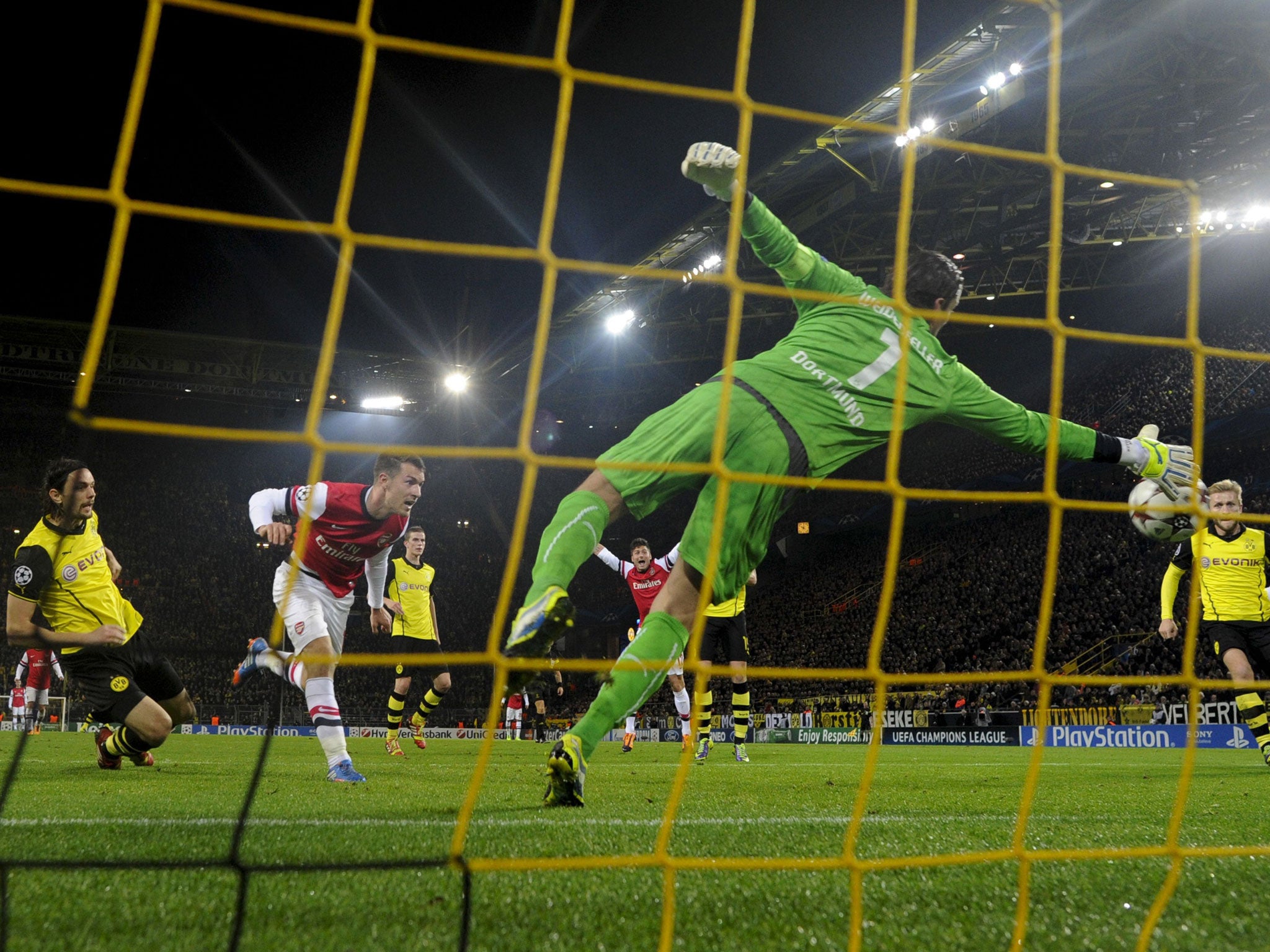 Aaron Ramsey scores Arsenal's winner in Dortmund
