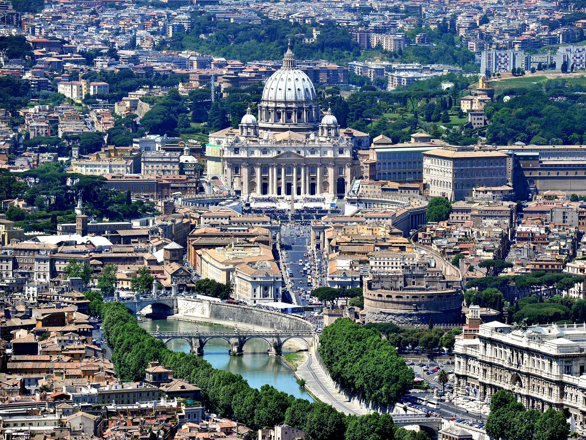 Traffic pollution has become a major problem for Rome’s historic sites