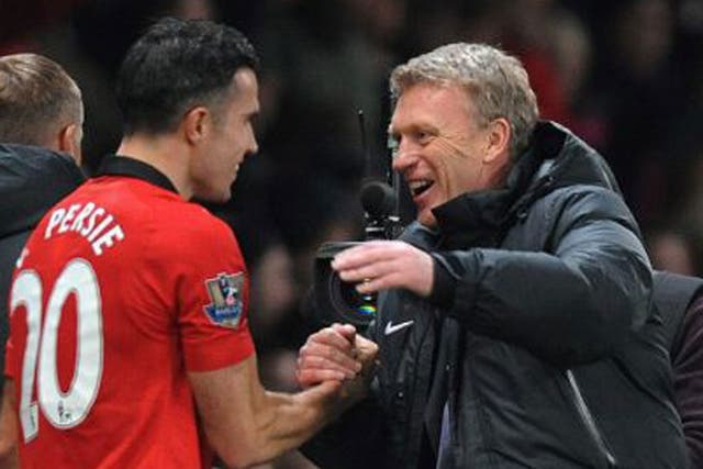 David Moyes greets the goalscorer Robin van Persie at the end of the game