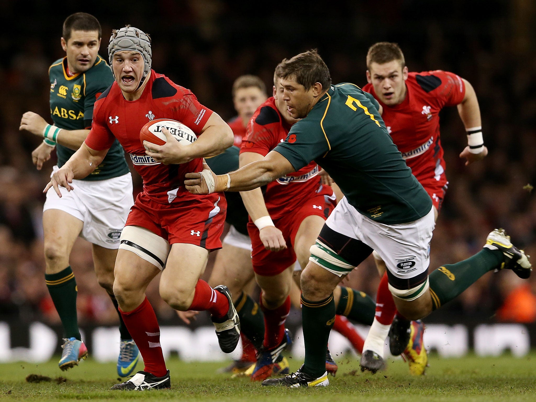 Wales centre Jonathan Davies will join Clermont Auvergne from next season onwards