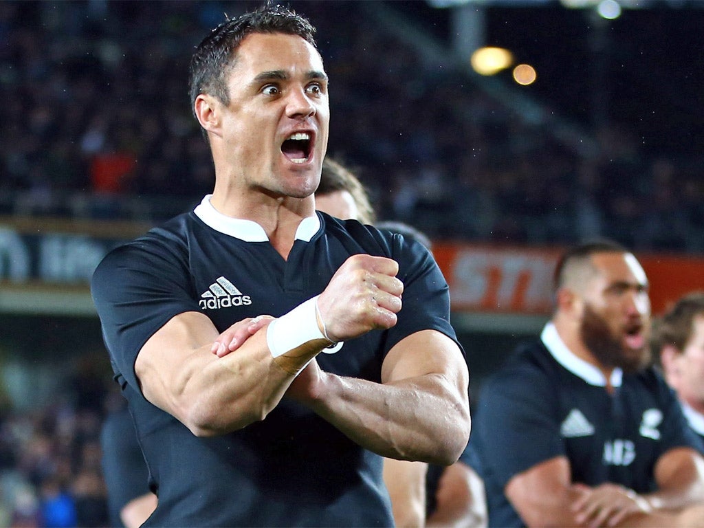 Dan Carter stares down his All Black teammates