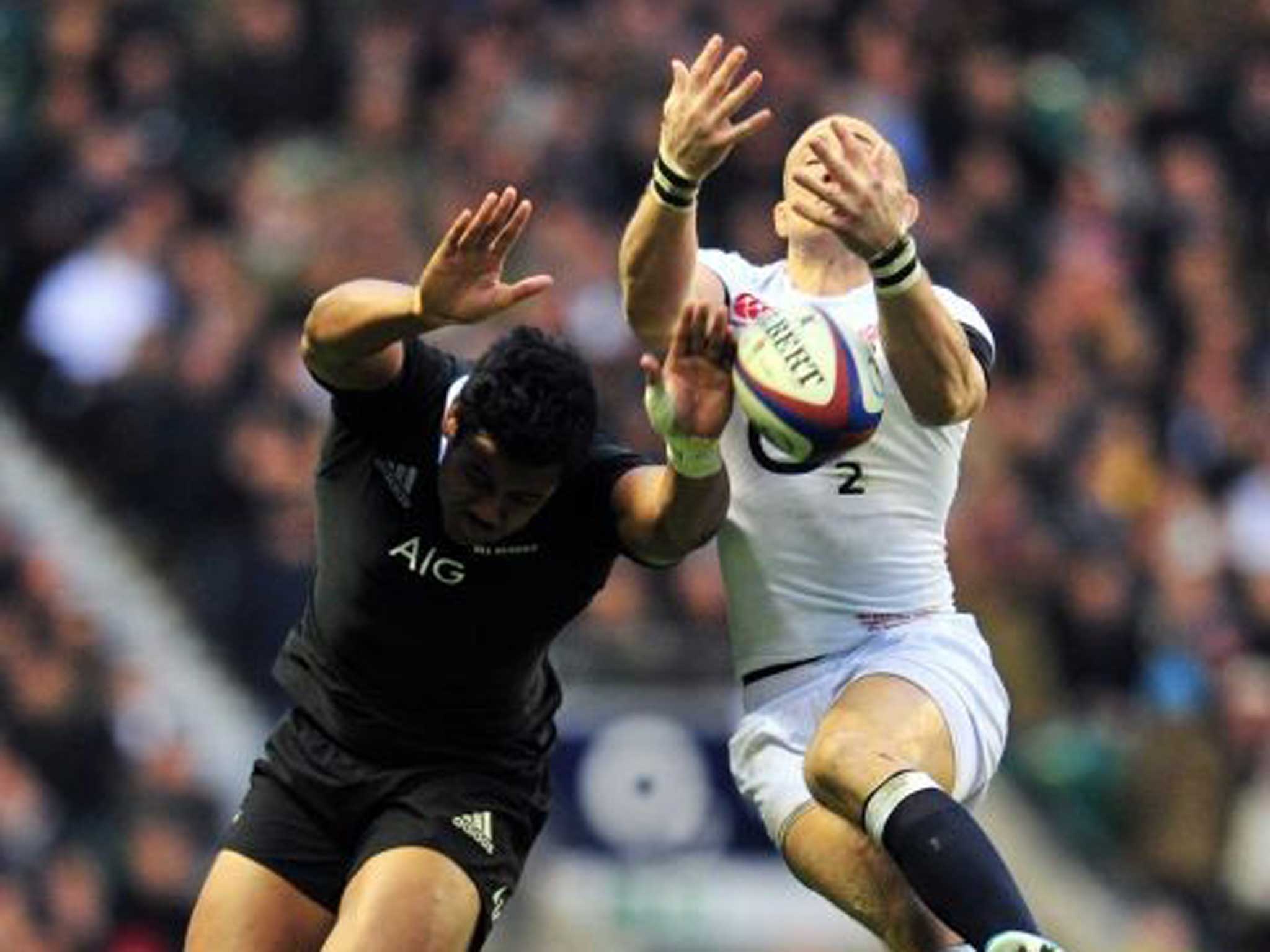 Air force: England’s Mike Brown put in a performance against New Zealand that showed he is made of the right stuff