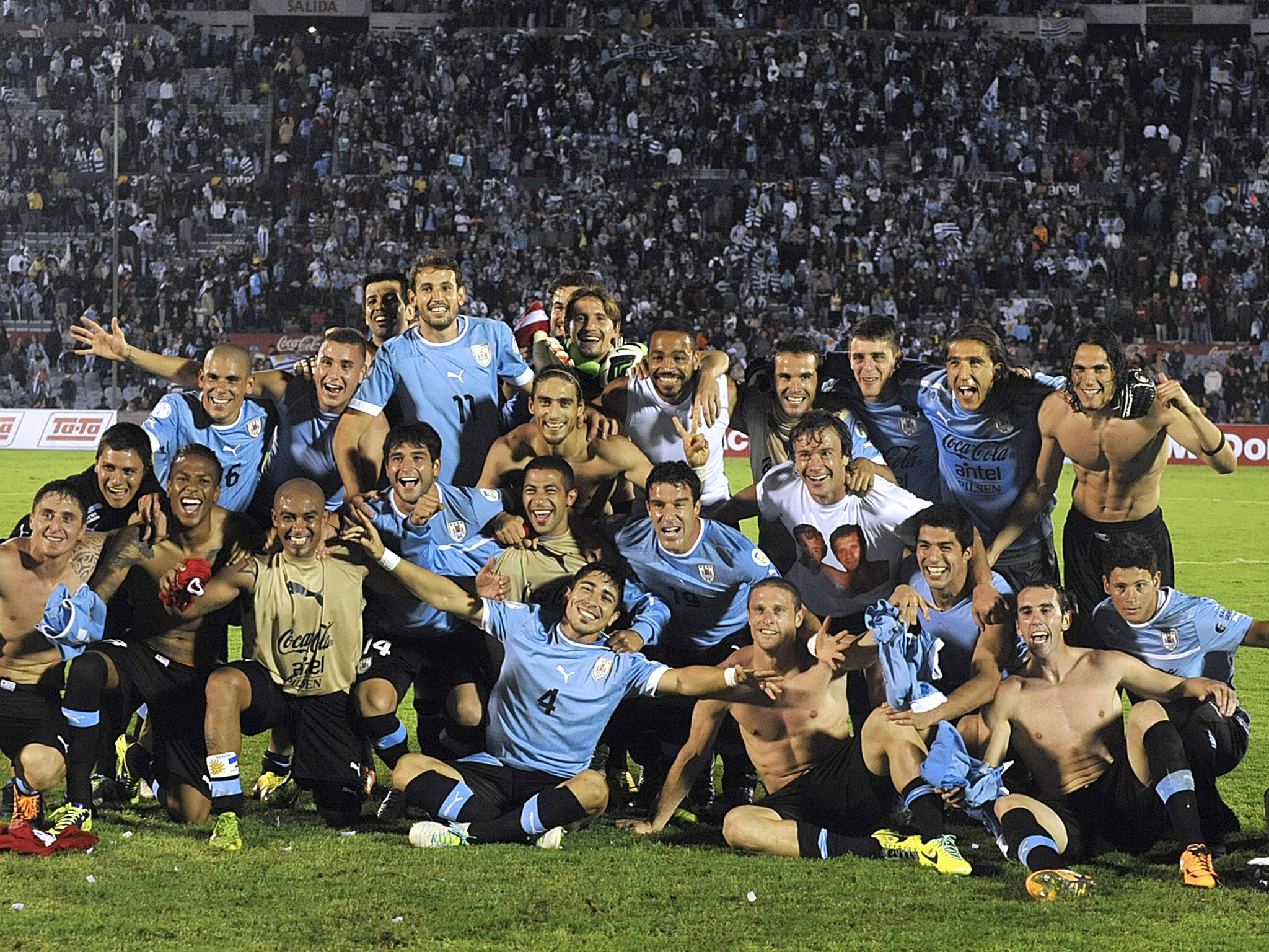Uruguay celebrate qualifying for the World Cup