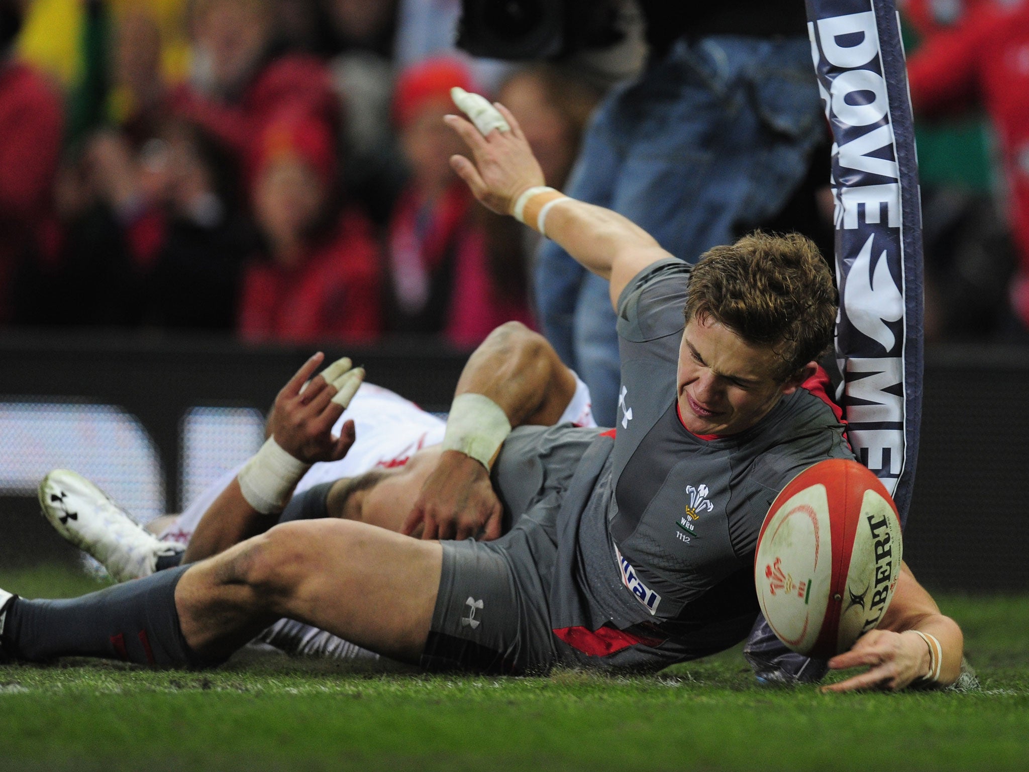Wales wing Hallam Amos just misses out on a debut try