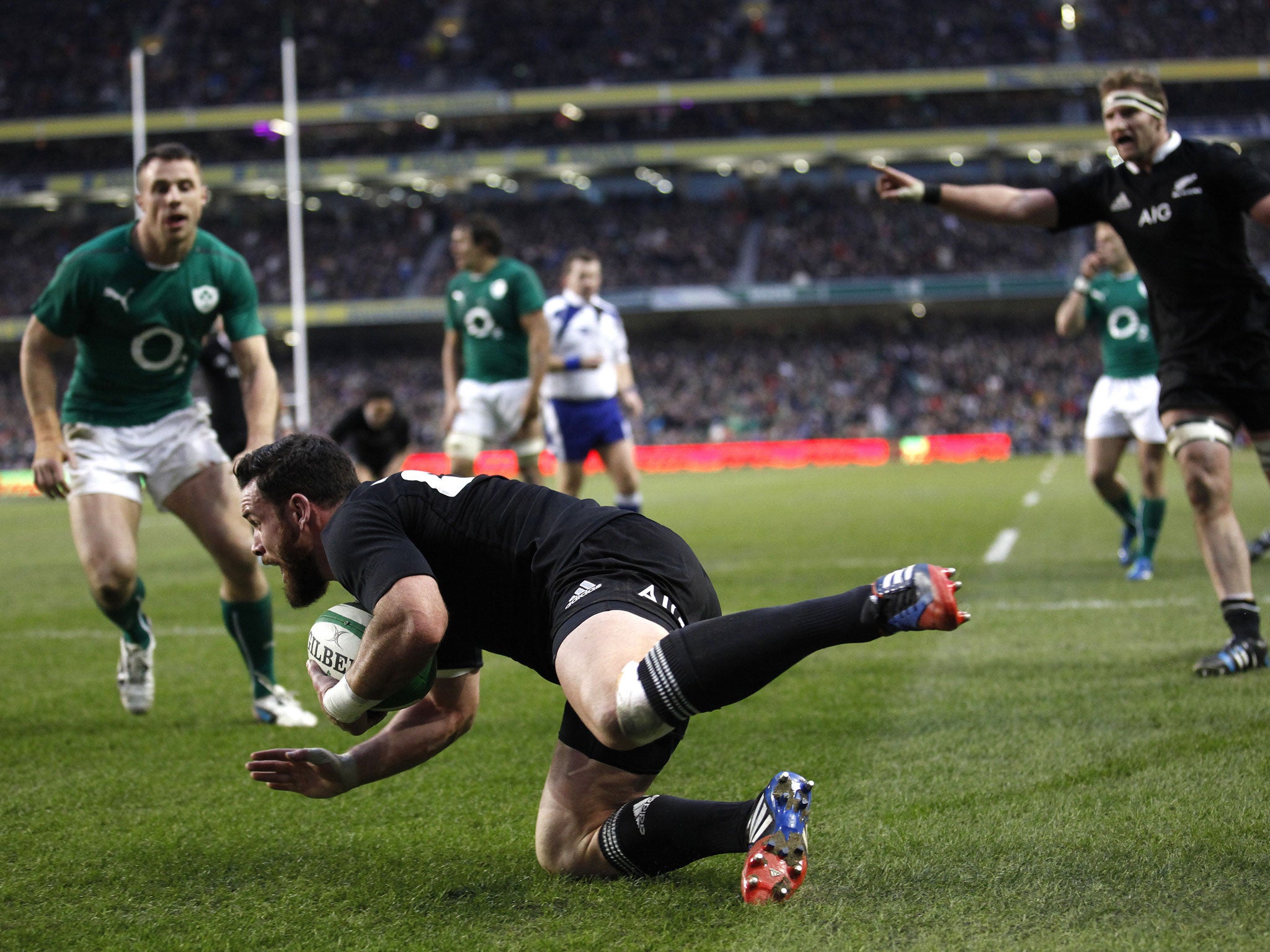Ryan Crotty scores for New Zealand