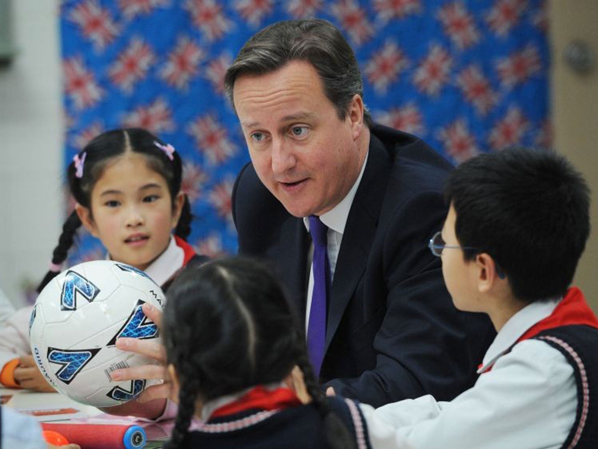 David Cameron meets pupils from Long Jiang Lu Primary School in Chengdu