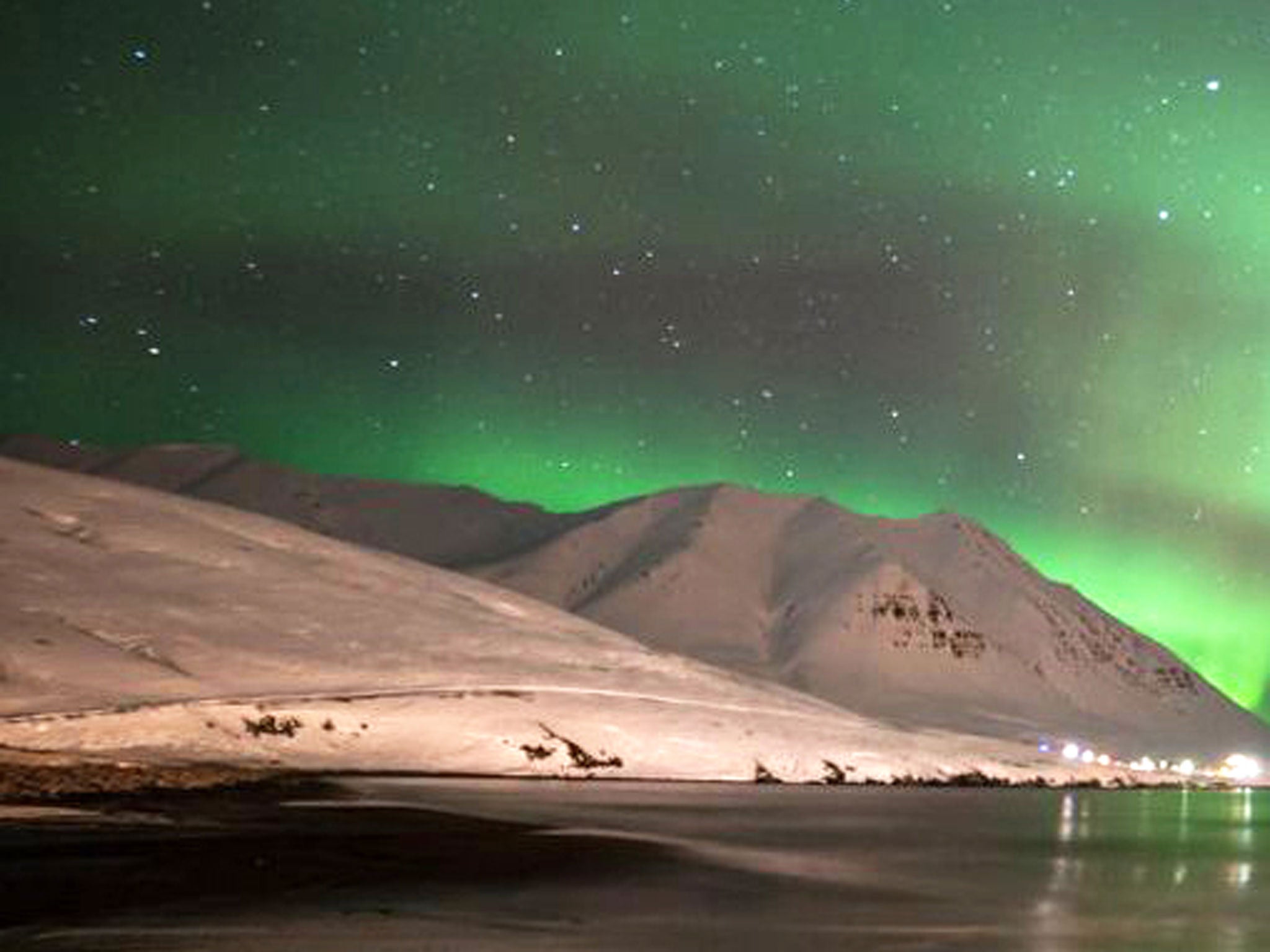 Christmas lights: Wow vouchers fly you to Iceland