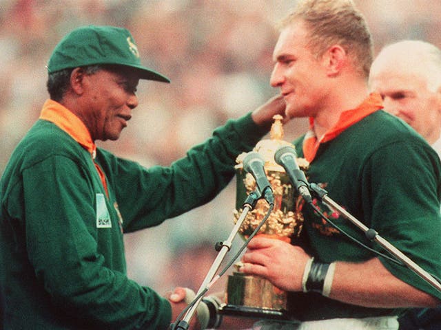 Francois Pienaar and Nelson Mandela after South Africa won the 1995 Rugby World Cup