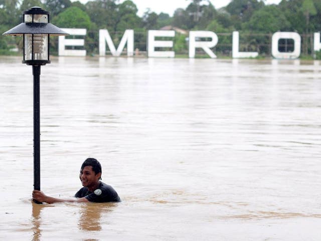 The Johor authorities had evacuated 8,402 people from districts in the north and east of the state: Mersing, Batu Pahat, Muar, Kota Tinggi, Kluang and Segamat, to 57 relief stations statewide