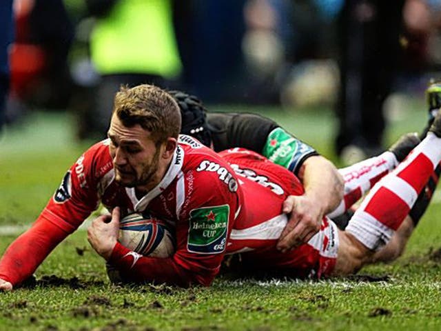 Wing Martyn Thomas scored two tries in Gloucester’s victory in the Scottish capital