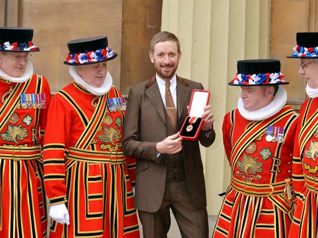 Sir Bradley Wiggins outside Buckingham Palace
