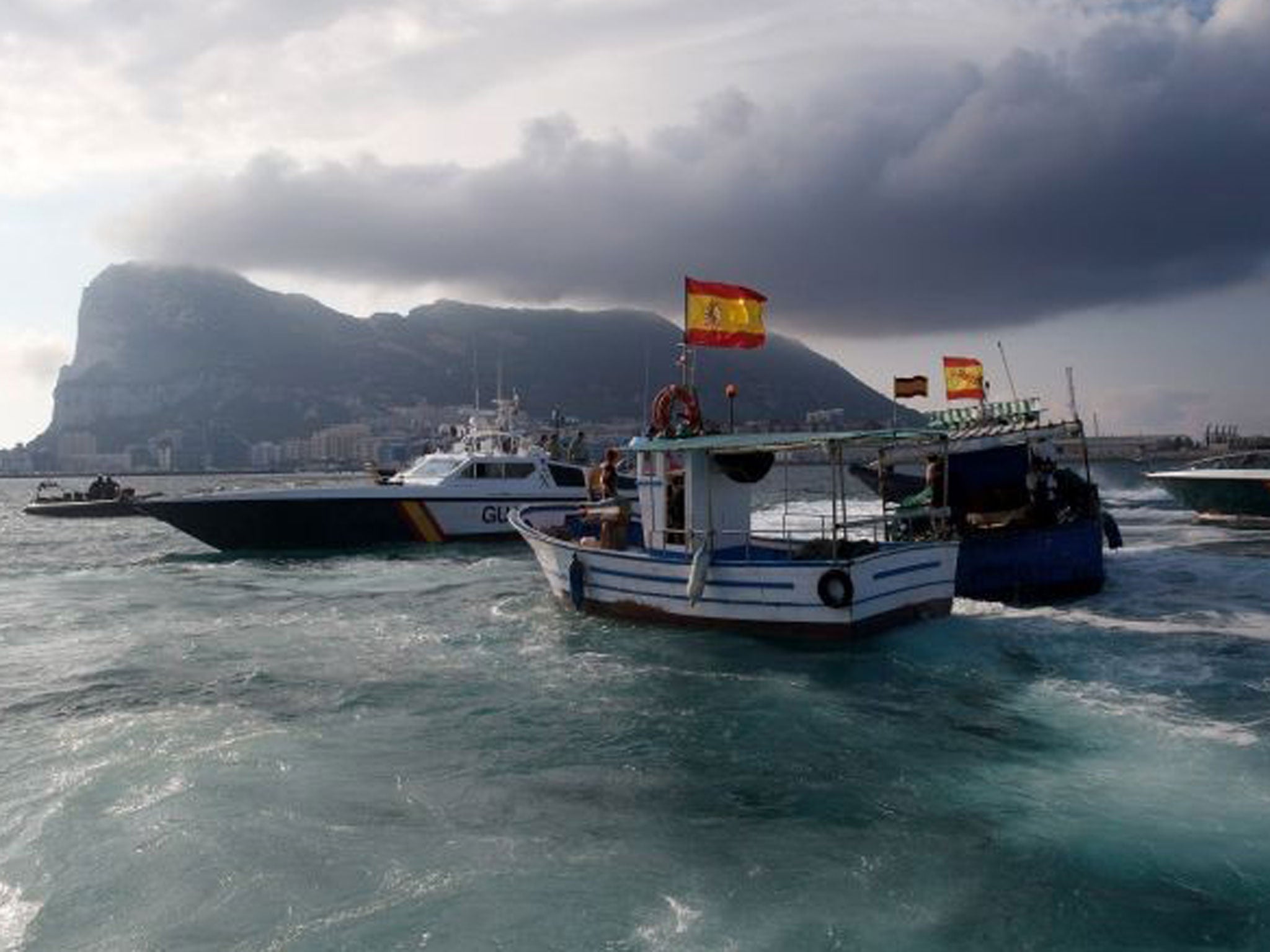 Ed Miliband says he would support Gibraltar's right to remain under British sovereignty
