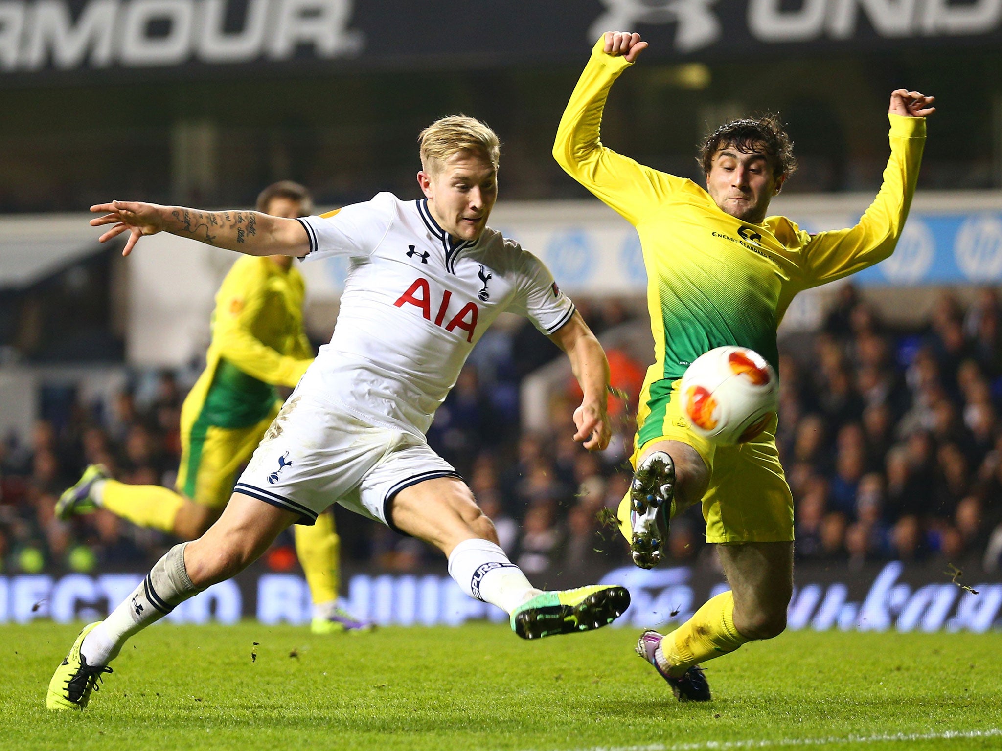 Lewis Holtby gets on the end of an Andros Townsend pass to score against Anzhi Makhachkala