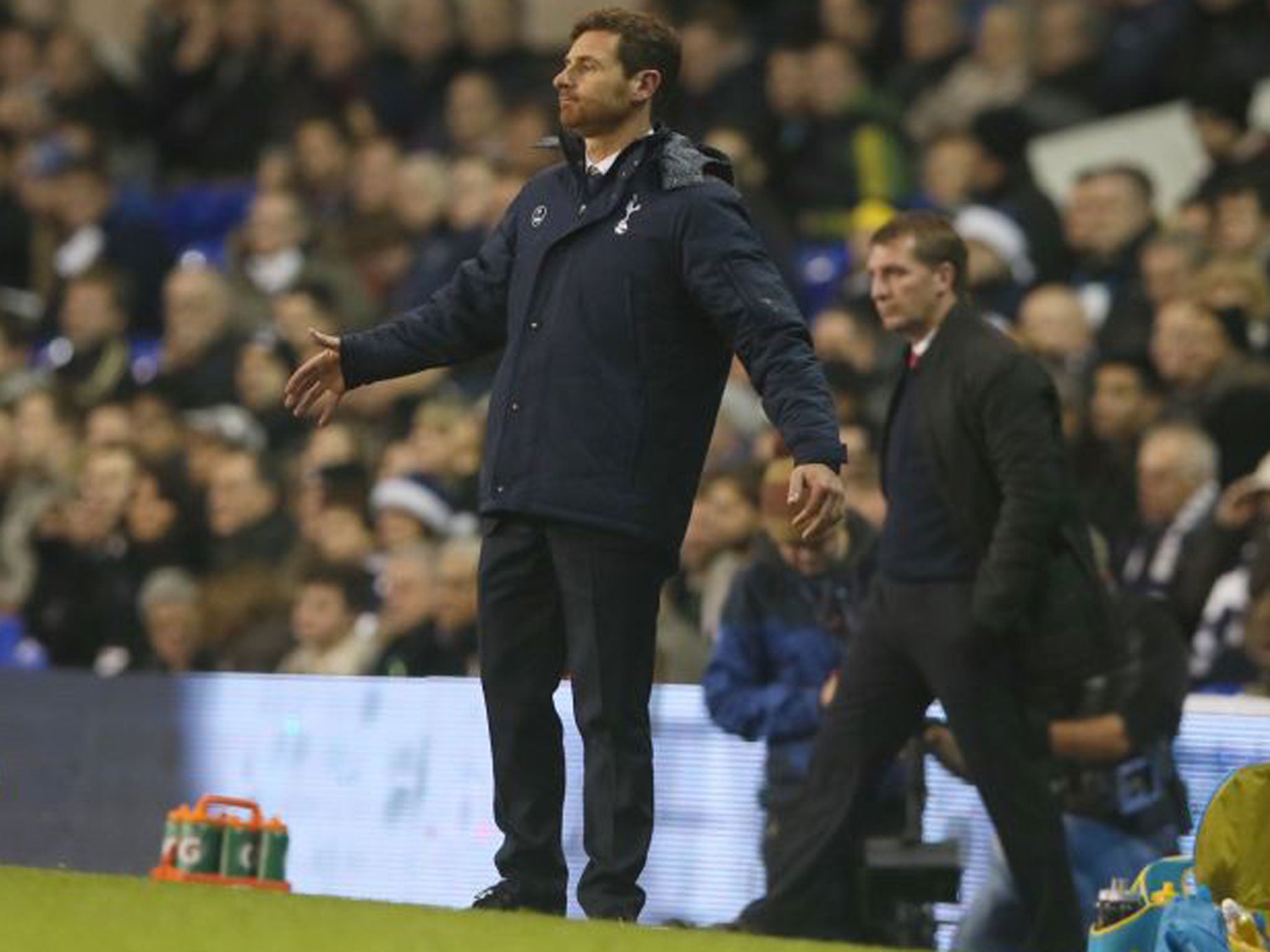 Tottenham's manager Andre Villas-Boas puts his arms out in frustration on Sunday