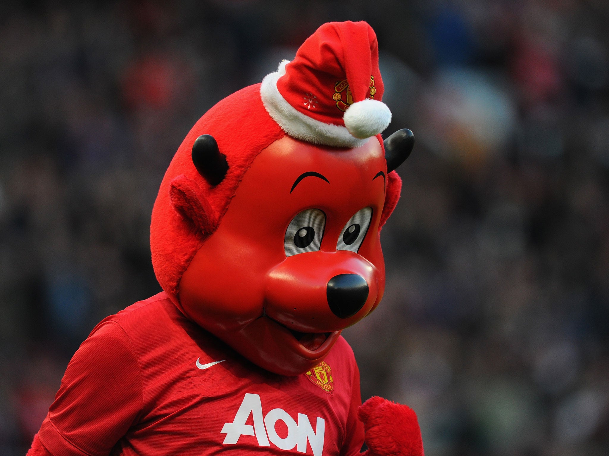 West Ham Mascot : Dismally managed stunts in Midgets versus Mascots