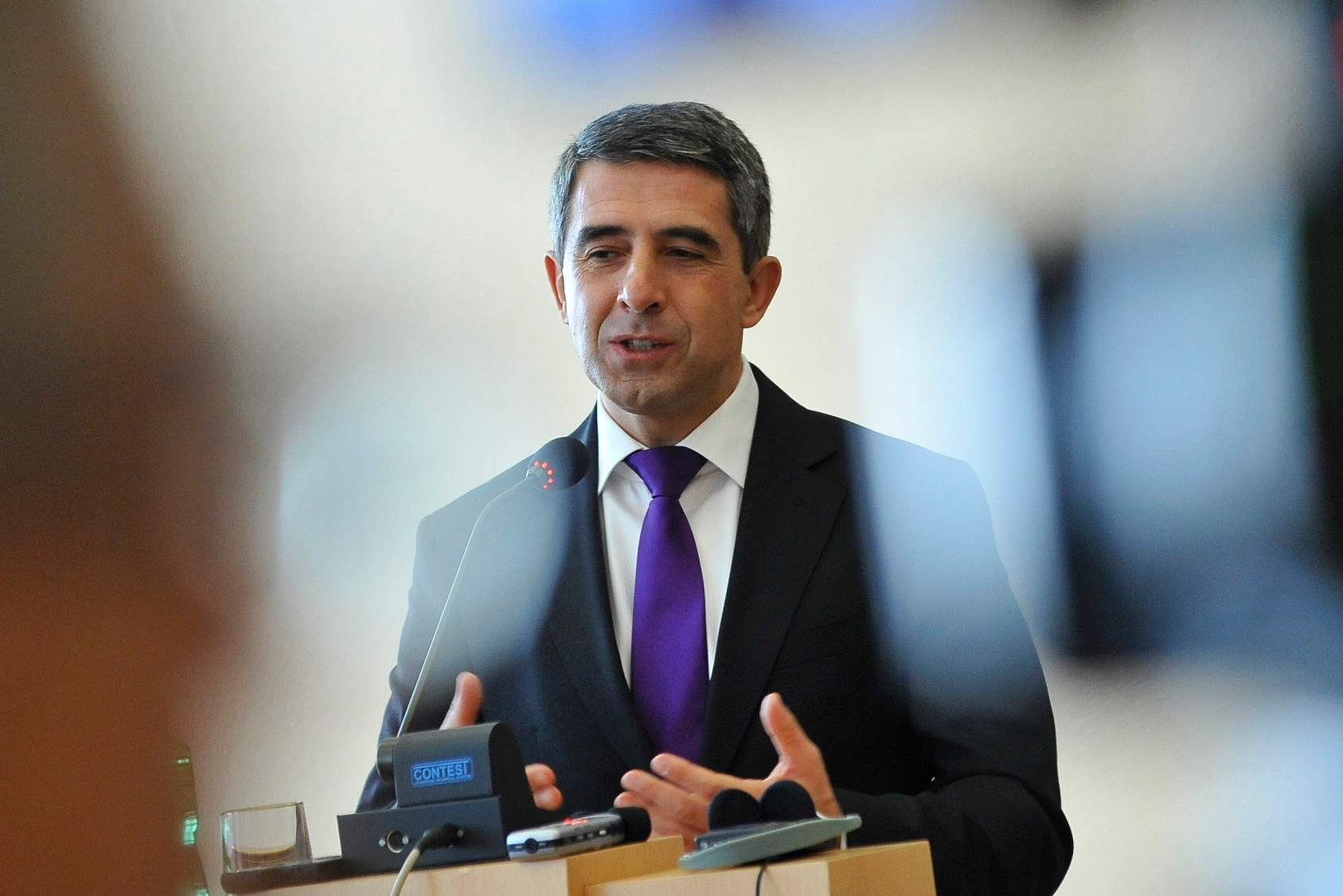 Bulgarian President Rosen Plevneliev has warned David Cameron against turning to 'isolation and nationalism' in order to win votes