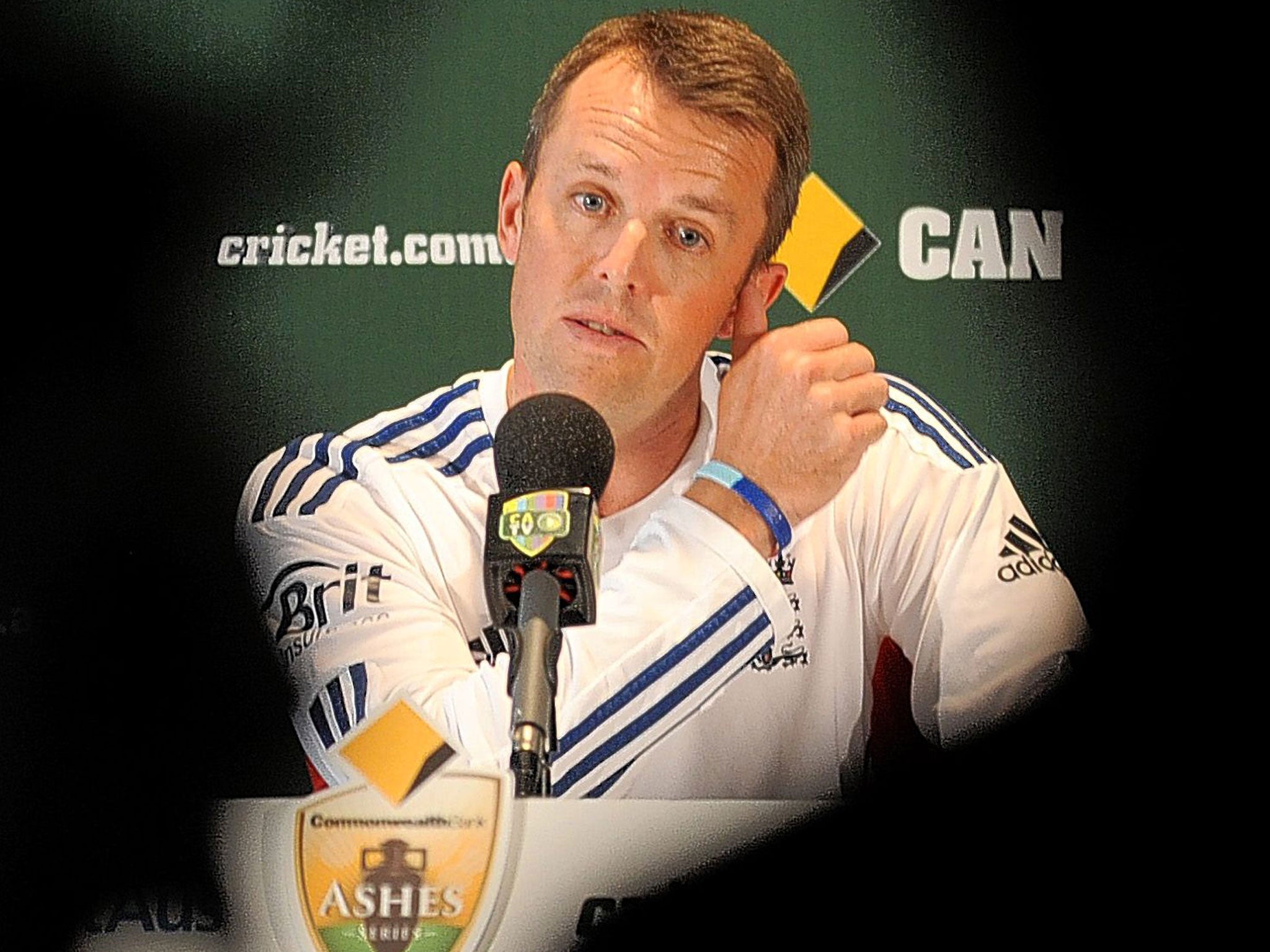 Graeme Swann announces his decision to retire from international and first-class cricket