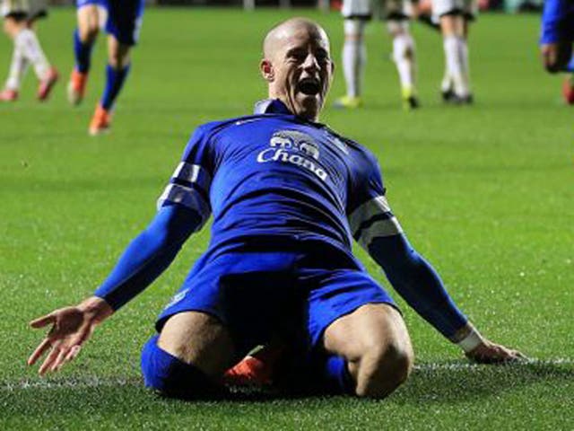 Ross Barkley celebrates Everton's winning goal against Swansea on Sunday