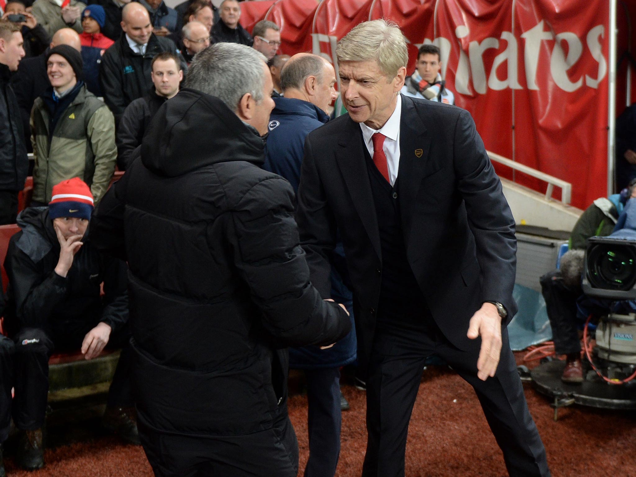 Jose Mourinho and Arsene Wenger shake hands