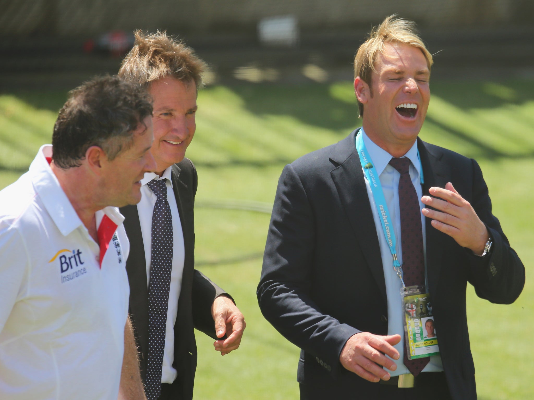 Warne laughs at Morgan's pain after he's hit four times in six balls