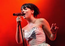 Lily Allen attacks showbiz culture for its 'Botoxed celebrity idiots'