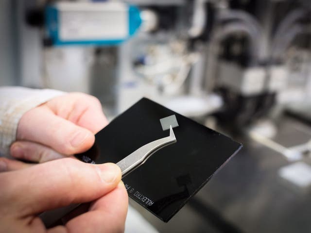 A graphene sample - Fraudsters are cashing in on the material by convincing vulnerable consumers to sign up to fake 'investment opportunities'