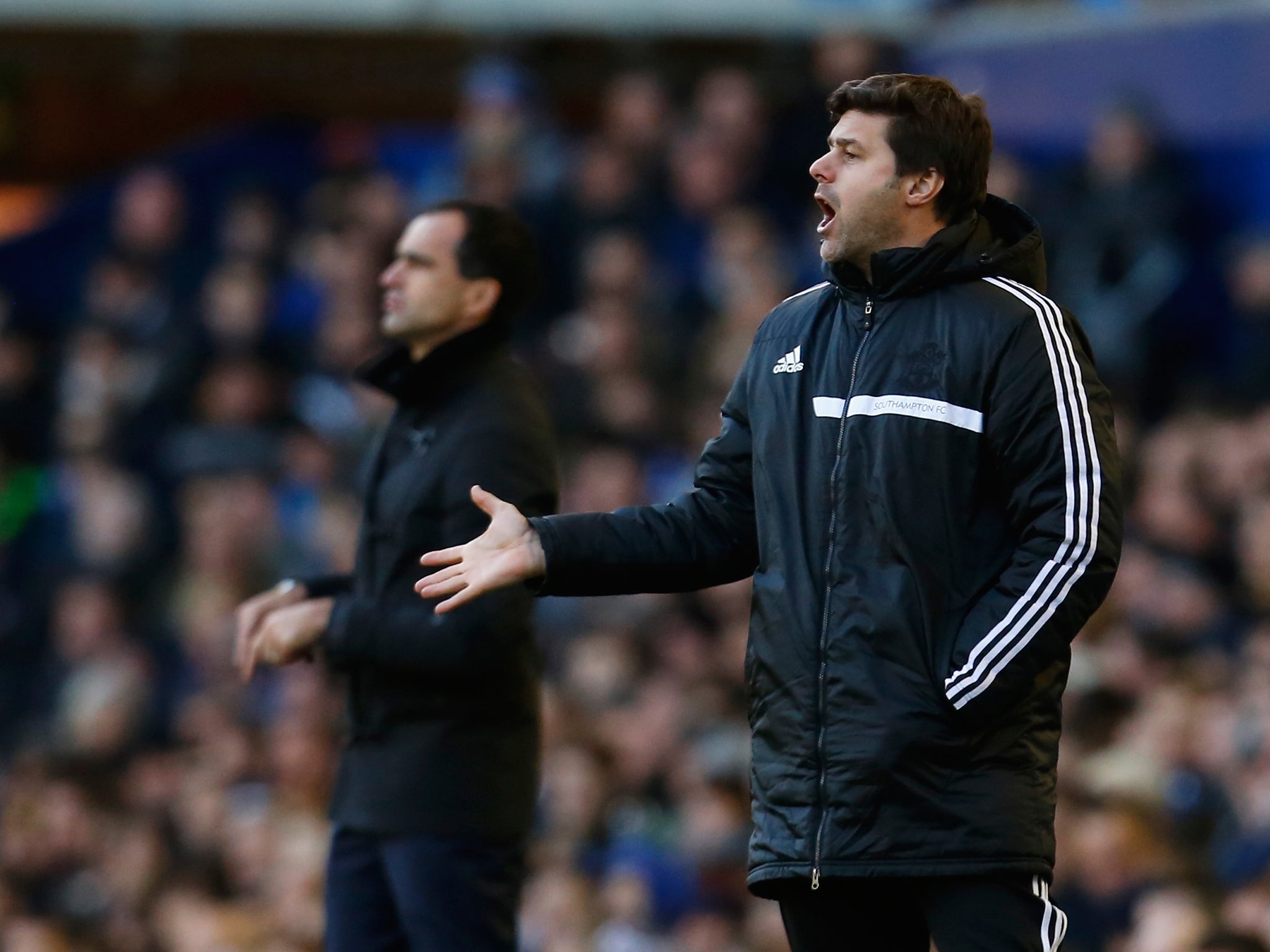 Mauricio Pochettino gestures from the sidelines during Southampton's 2-1 defeat to Everton
