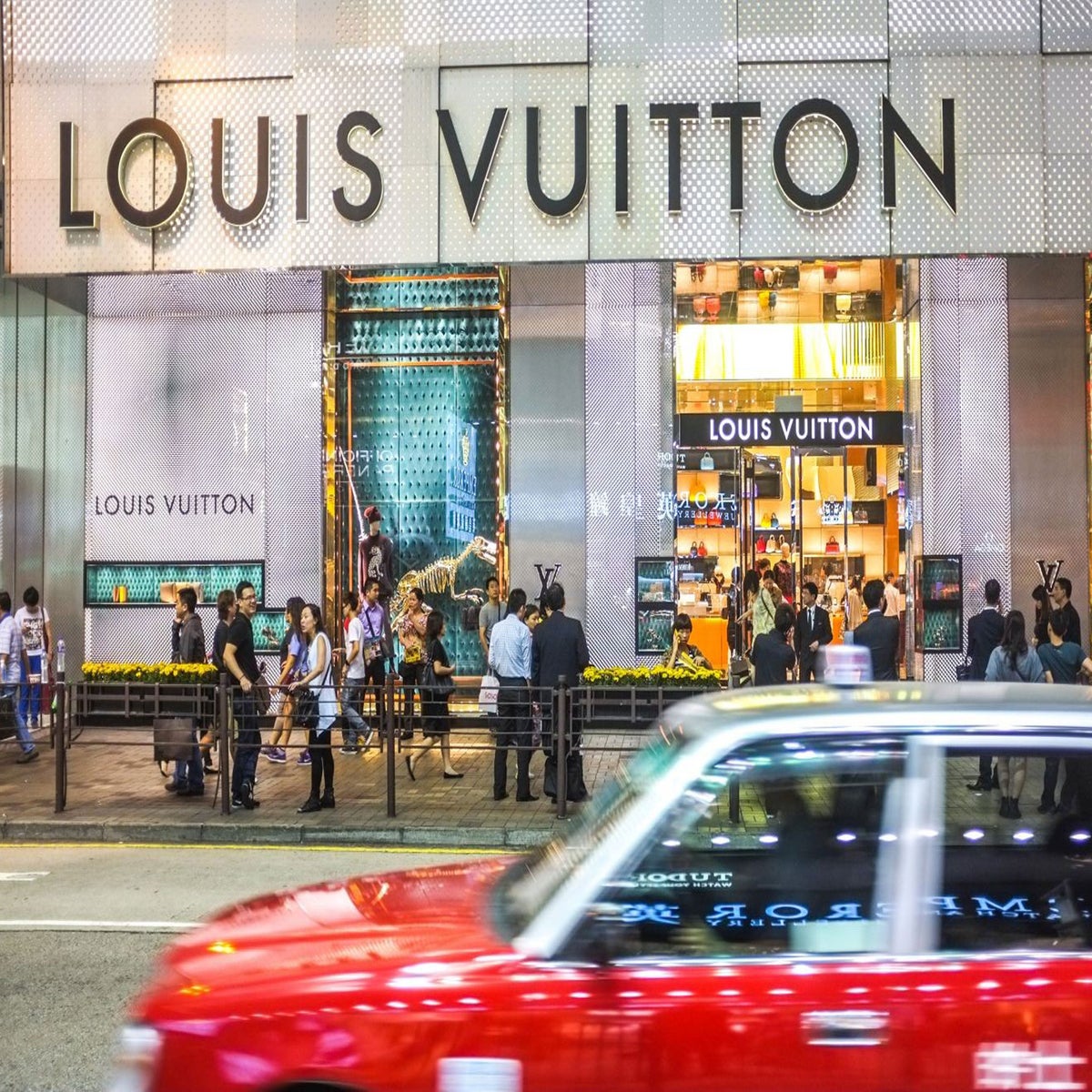 Louis Vuitton billboard in London Stock Photo - Alamy