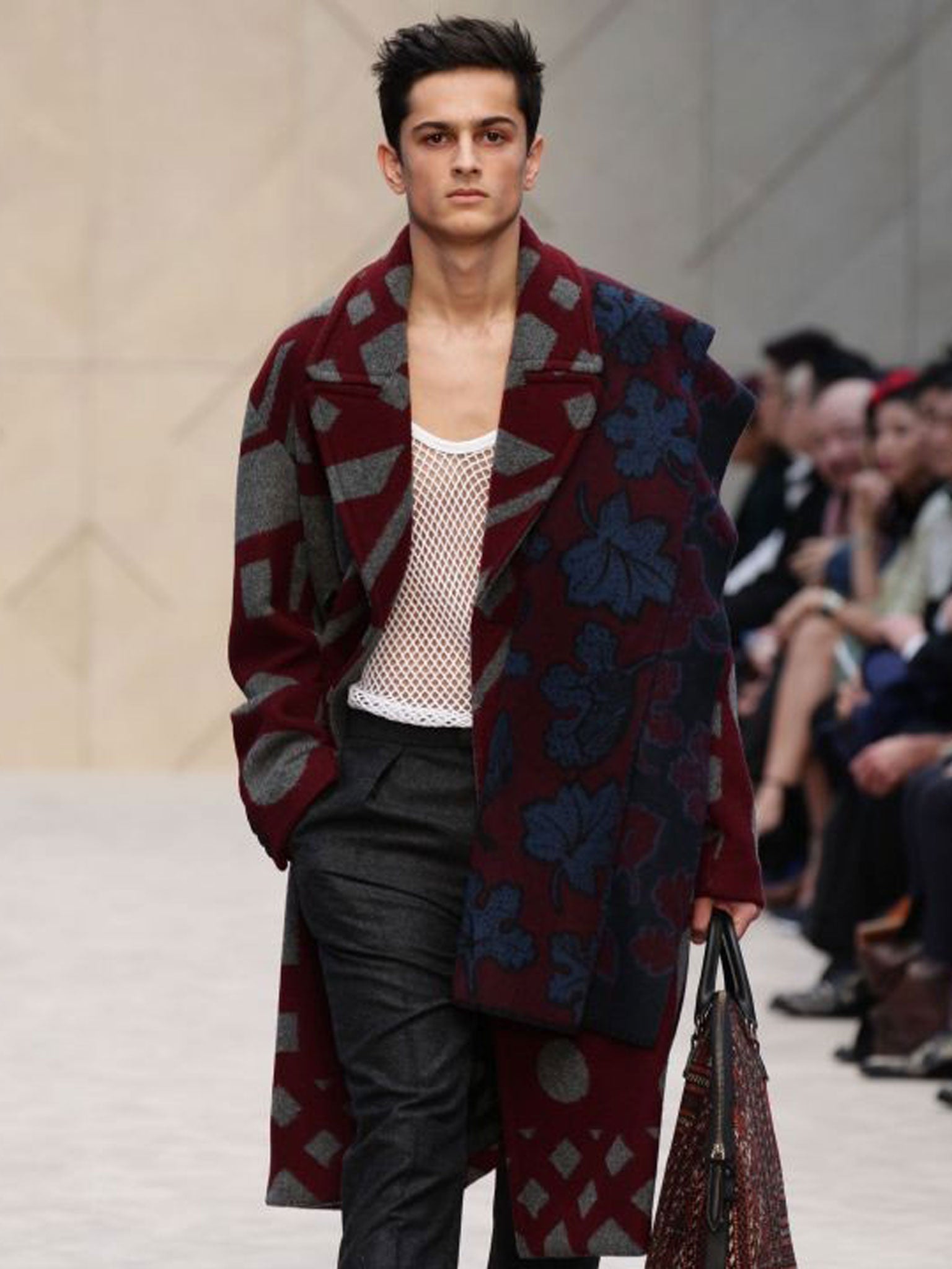 Olympia Le-Tan SpringSummer 2019 RTW Offers Sixties Retro Looks Olympia Le-Tan SpringSummer 2019 RTW Offers Sixties Retro Looks