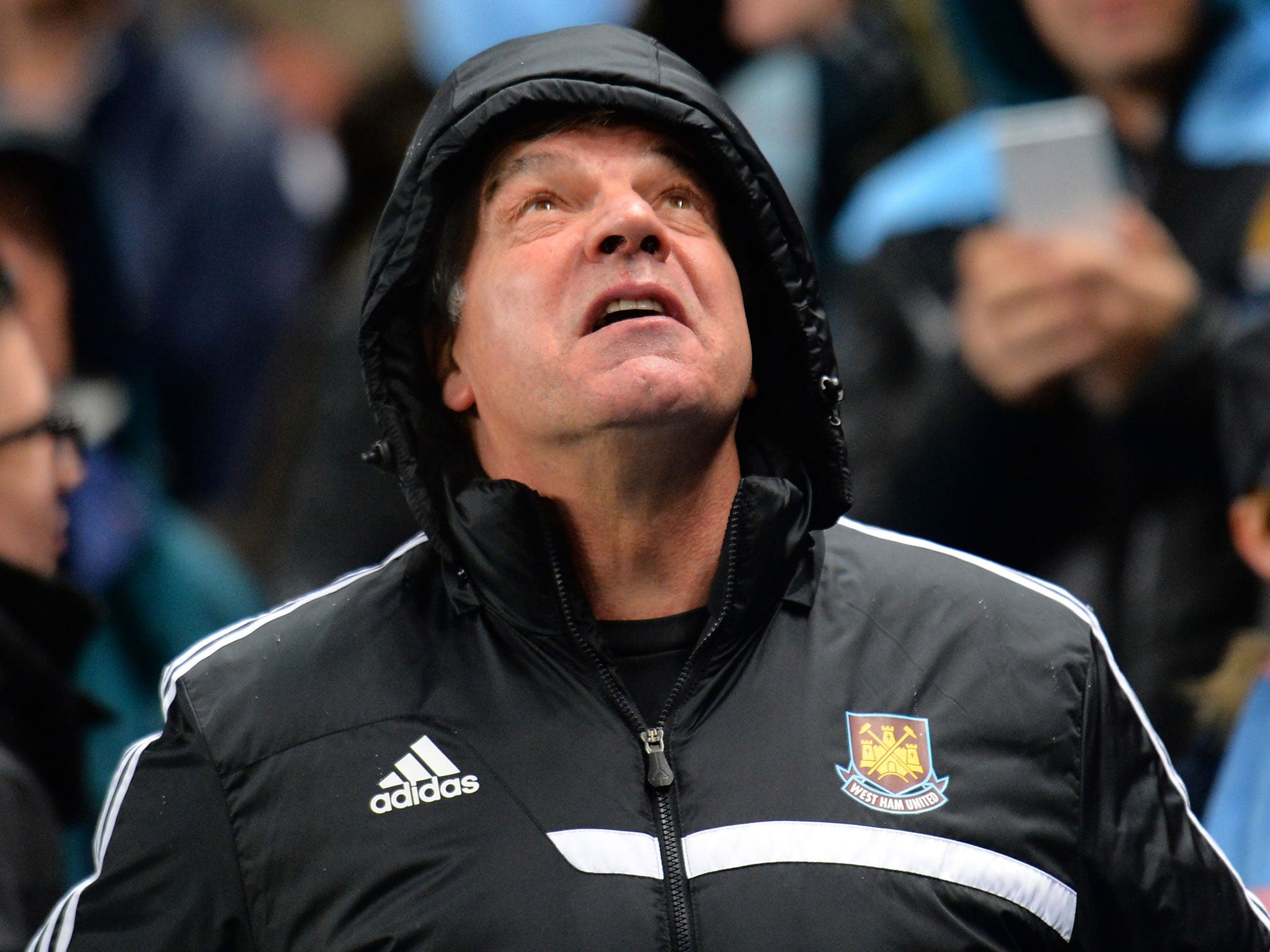 Sam Allardyce looks to the sky during West Ham's 6-0 defeat at Manchester City on Wednesday