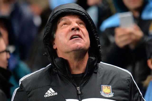Sam Allardyce looks to the sky during West Ham's 6-0 defeat at Manchester City on Wednesday